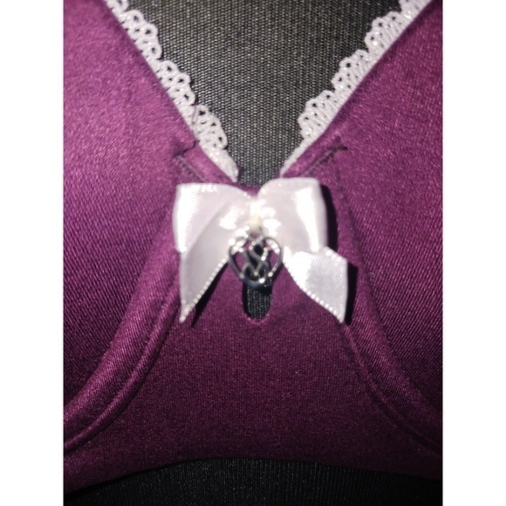 Victoria Secrets Body by Victoria Plunge purple Bra White Lace Trim Bow‎ 34DD - Picture 2 of 6